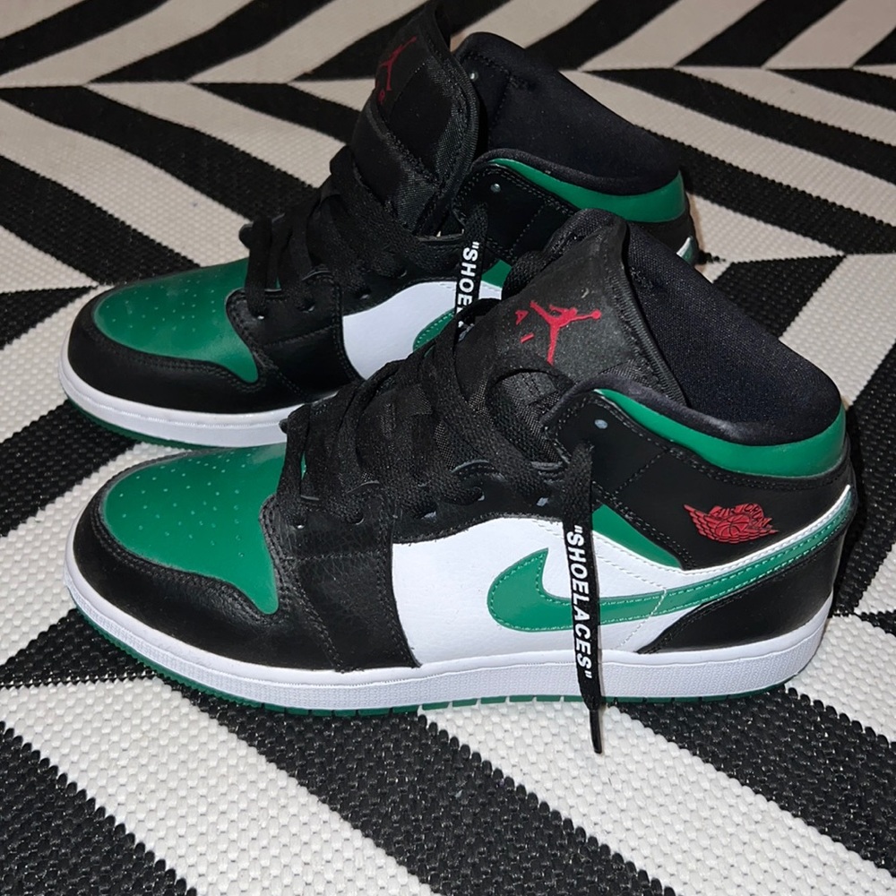 Jordan 1 mid